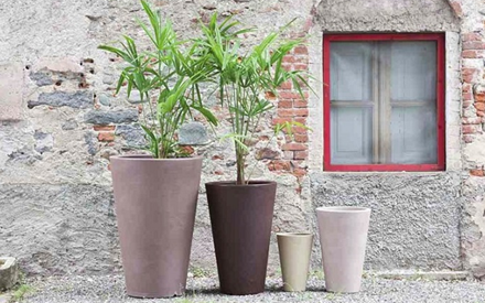 SERRALUNGA | LISCIO SIENA OUTDOOR PLANTERS